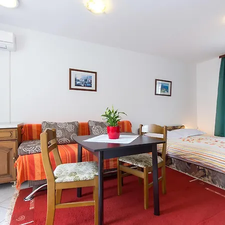Guesthouse Nihada Punat Exterior photo