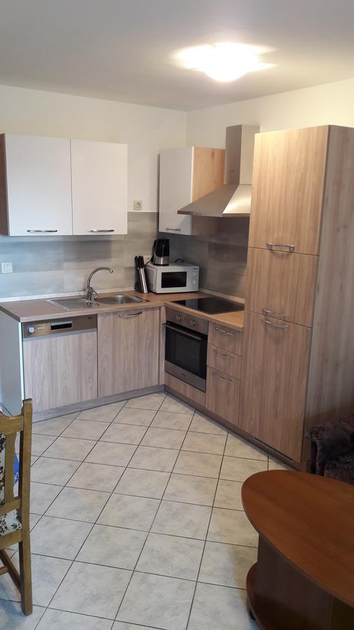 Nihada Apartment *