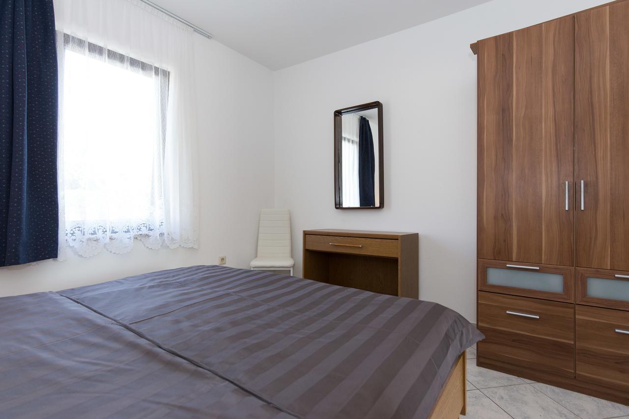 Nihada Apartment *